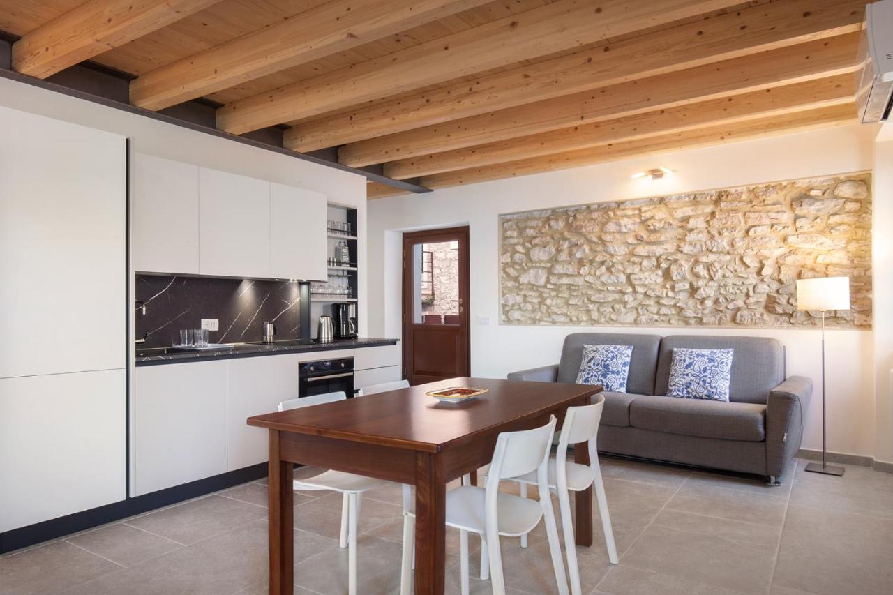 Willa Casa Rosa Brenzone sul Garda Zewnętrze zdjęcie